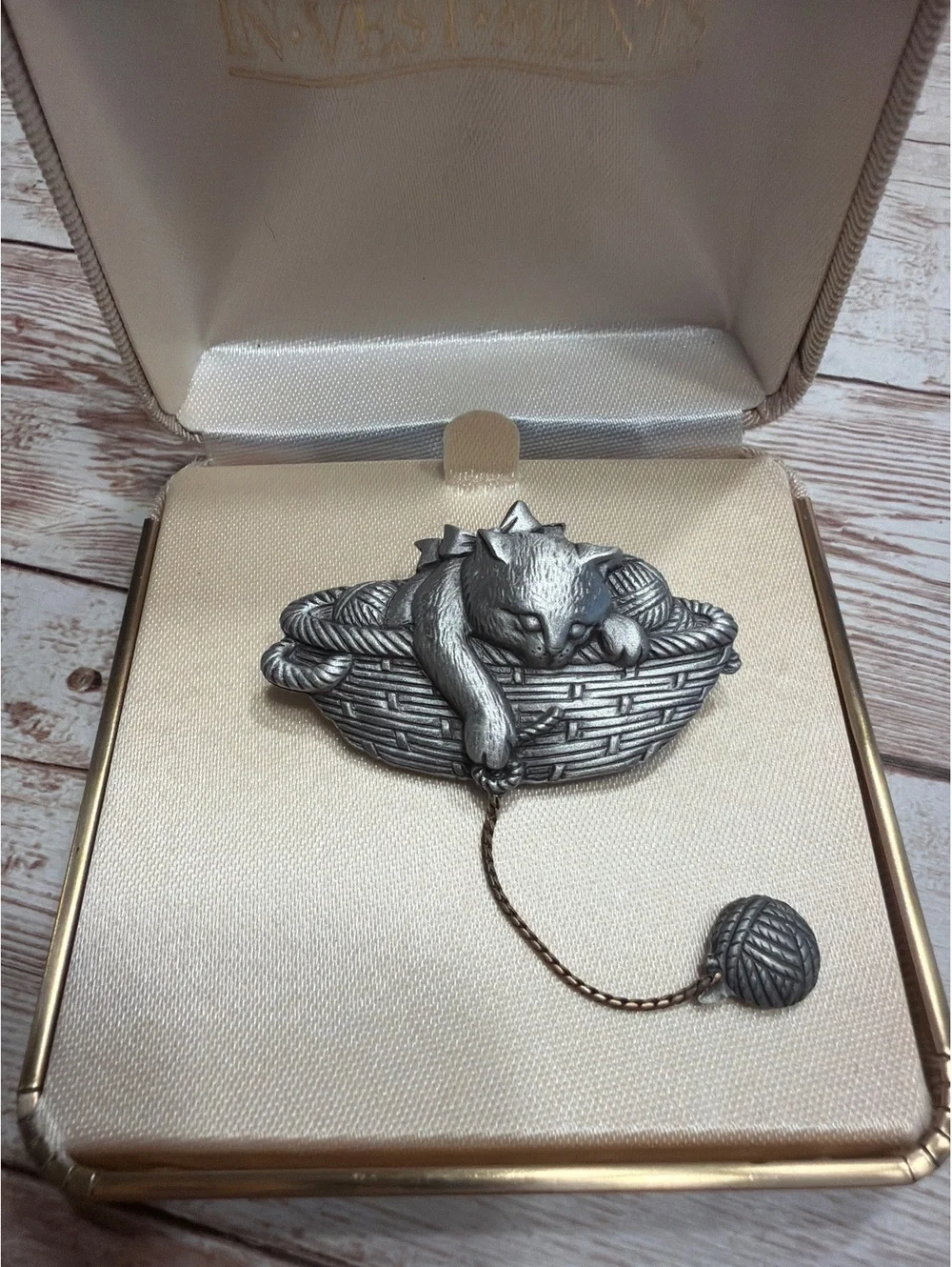 Vintage Jonette Jewelry (JJ) Pewter Cat in a Basket Brooch